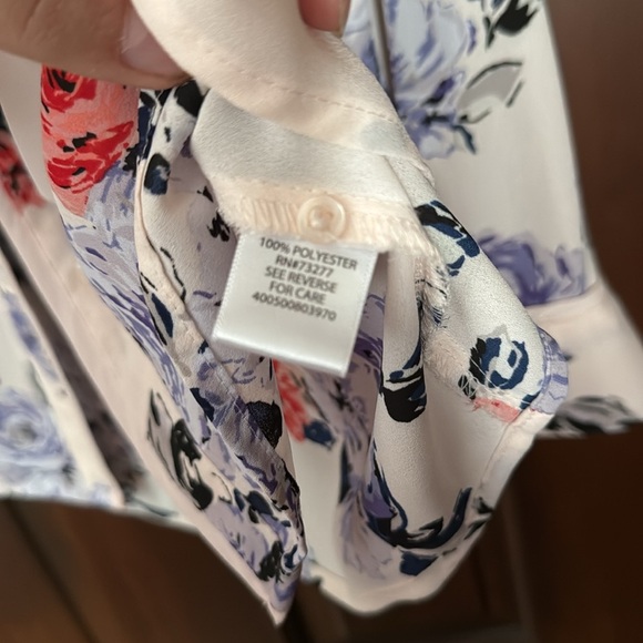 Candie’s Floral Long Sleeve Button Down Blouse - Picture 7 of 9